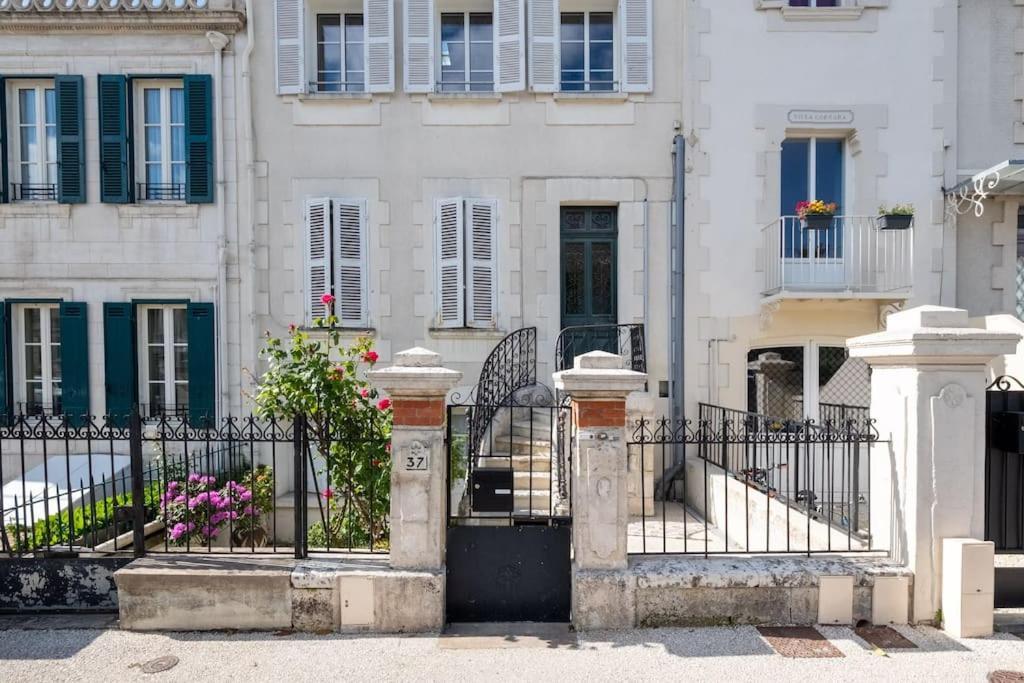 Superbe Appartement Facon Loft A 2 Pas Du Centre ! 拉罗歇尔 外观 照片